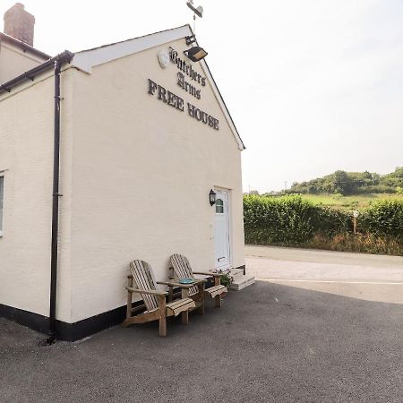 Butchers Arms Cottage Nercwys Экстерьер фото
